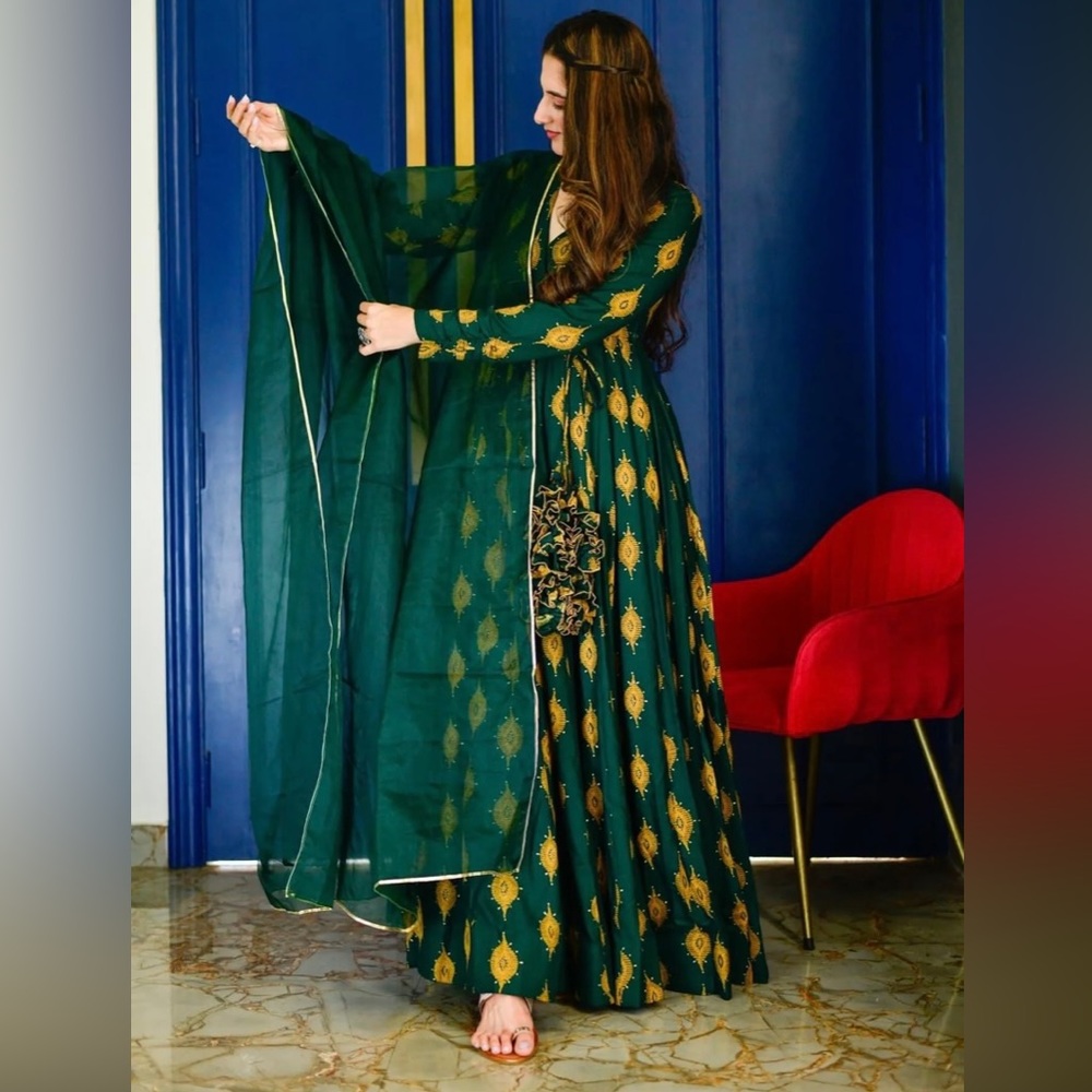 Anarkali set. Lehenga. Salwaar Kameez.